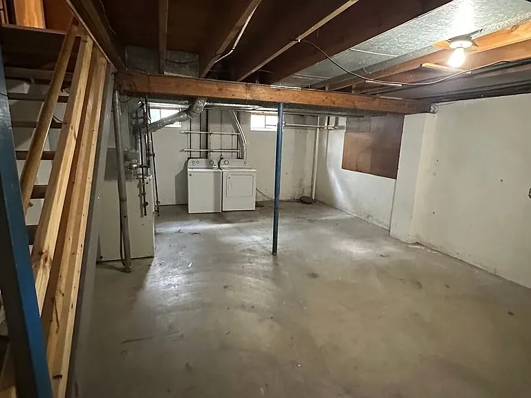 1011 Kellogg Ave — Photo 14