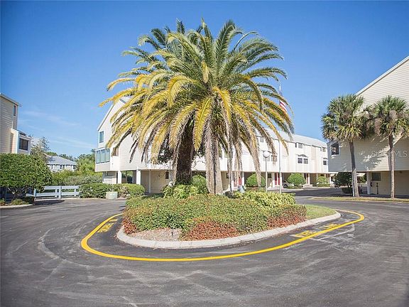 3rd image of 1500 Sunset Rd APT C4
