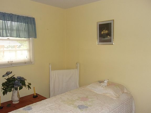 2nd image of 146 Woodlawn Dr