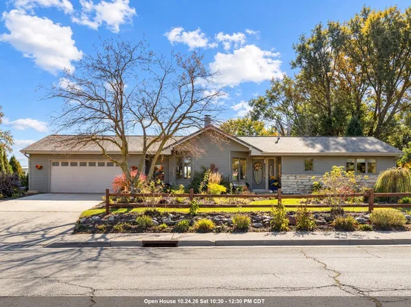429 College Ave, Howards Grove, WI 53083