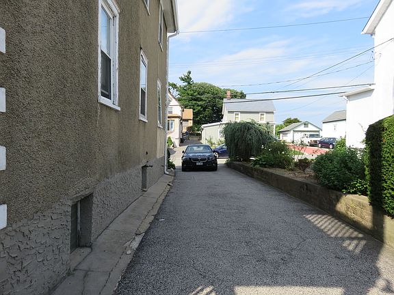 3rd image of 22 Hall Ave