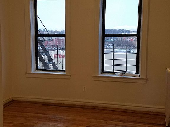 3rd image of 2698 Bailey Ave APT E10
