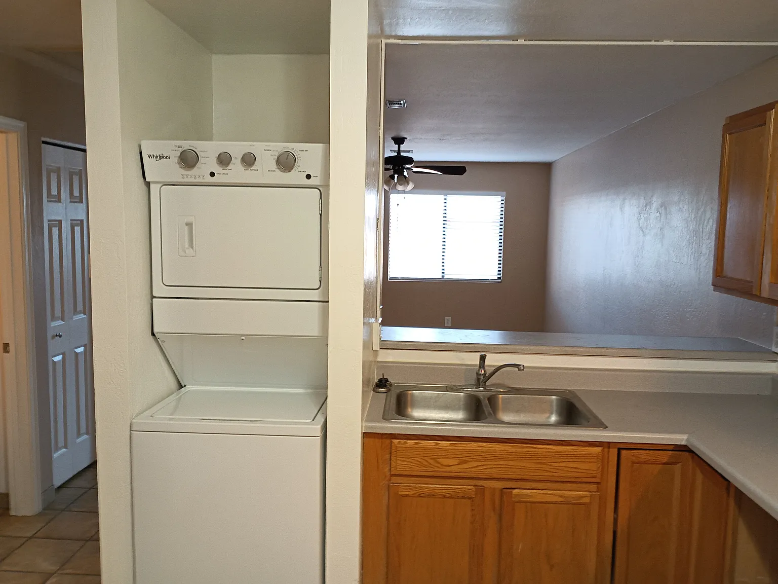 176 E Pastime Rd — Photo 3