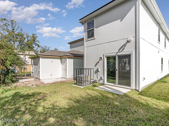 4th image of 1516 MT HERMAN Street