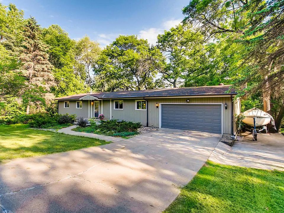 1st image of 5 Woodland Dr