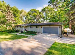 5 Woodland Dr, Burnsville, MN 55337