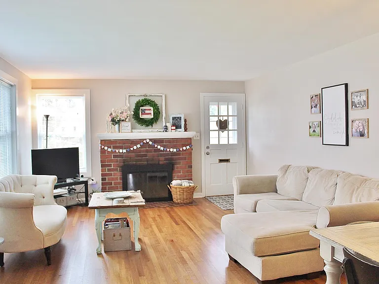 Bright Airy Natural light throughout