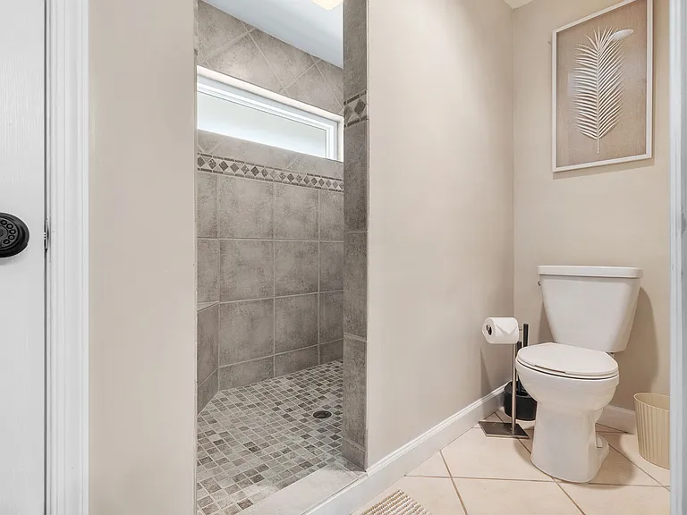 1325 Bayport Ave — Photo 23
