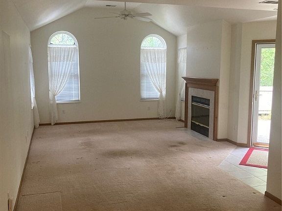 3rd image of 1930 S Lincoln Ave Unit 3