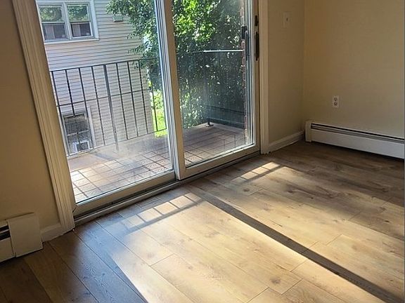 5th image of 1129 N Shore Rd APT 2D
