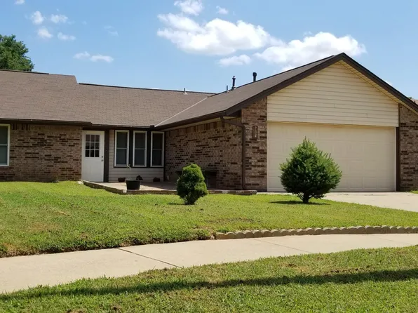 704 Black Hawk Dr, Norman, OK 73072