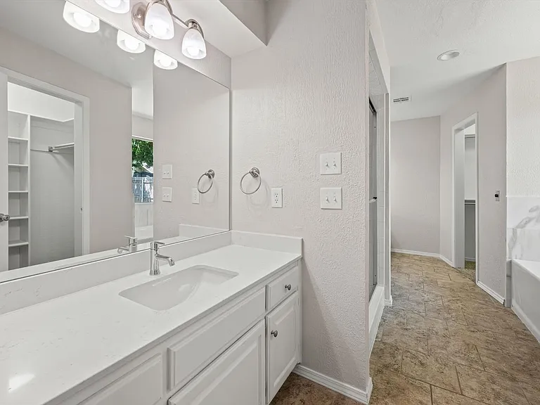 7717 Doris Dr — Photo 14