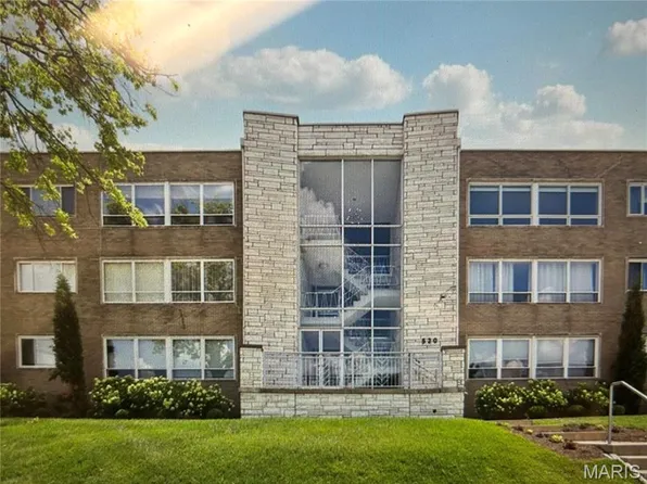 520 S Brentwood Blvd APT 2D, Saint Louis, MO 63105