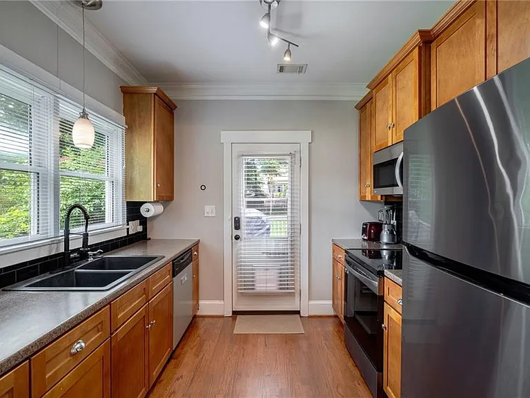 3405 Fortner St — Photo 13