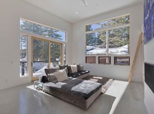 229 Ridgecrest Dr, Mammoth Lakes, CA 93546