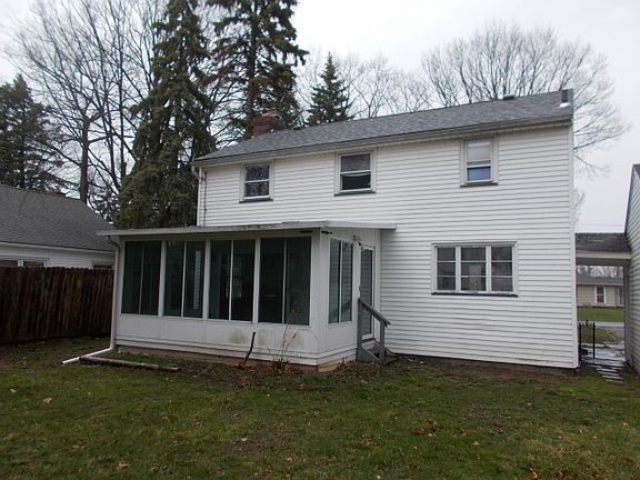 5th image of 19 Fairview Ct