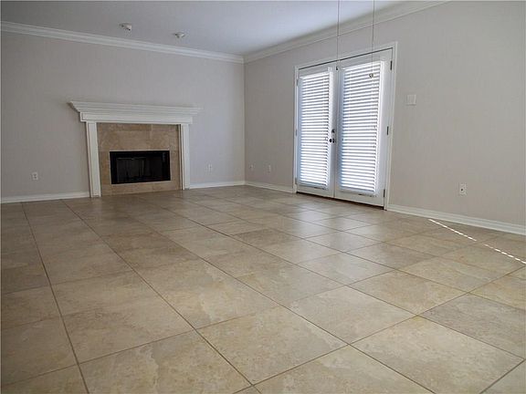 2nd image of 431 26th St