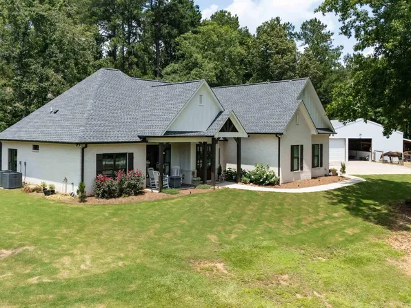 340 Lake Cottage Rd, Sterrett, AL 35147