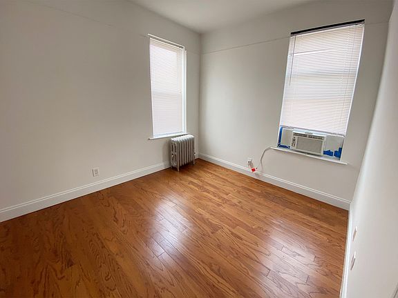 3rd image of 33-36 29th St #30