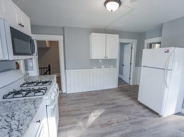 31 Bond St, Fitchburg, MA 01420