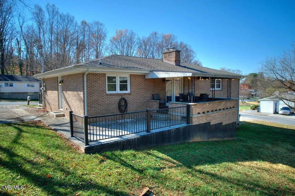 Building Photo - 201 Springdale Rd