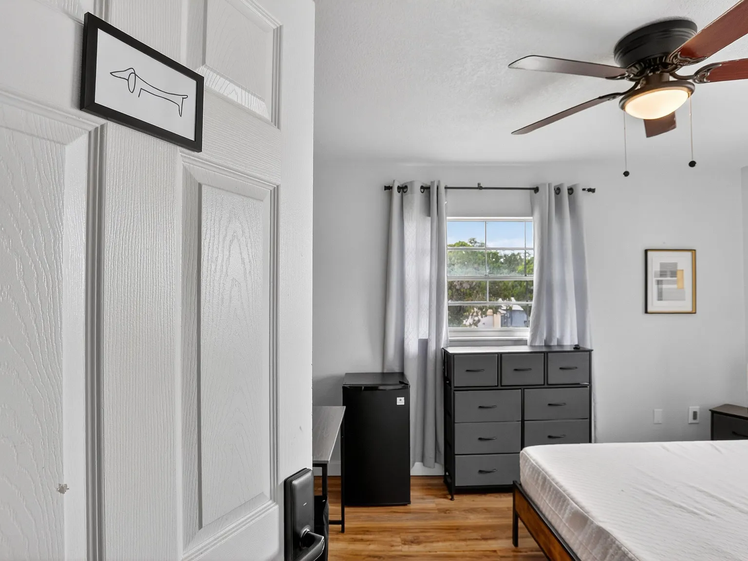 4 bed, 2.5 bath, 1761 sqft, $927 — Photo 2