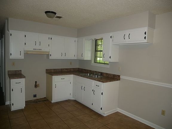 2nd image of 5202 Haynes Dr