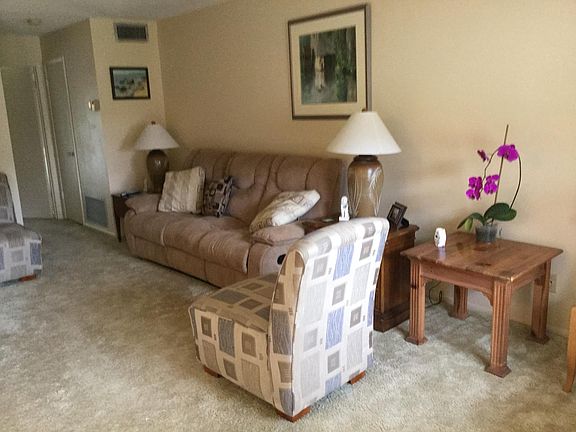4th image of 76 Royal Oak Dr