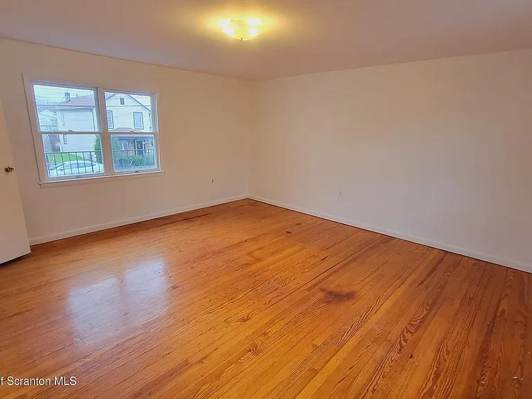 114 Dickson St — Photo 24
