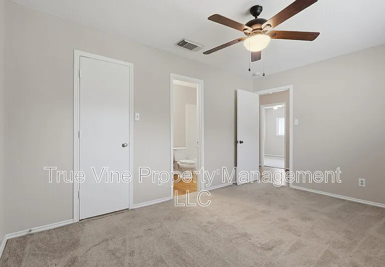 6810 Saharastone Dr — Photo 9