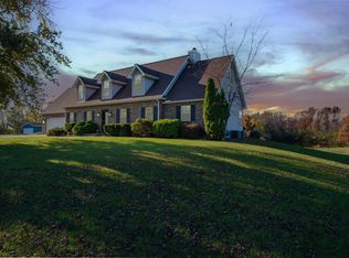 281 Macallen Lake Rd, Carlock, IL 61725