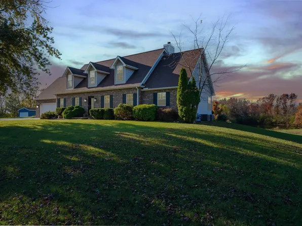 281 Macallen Lake Rd, Carlock, IL 61725