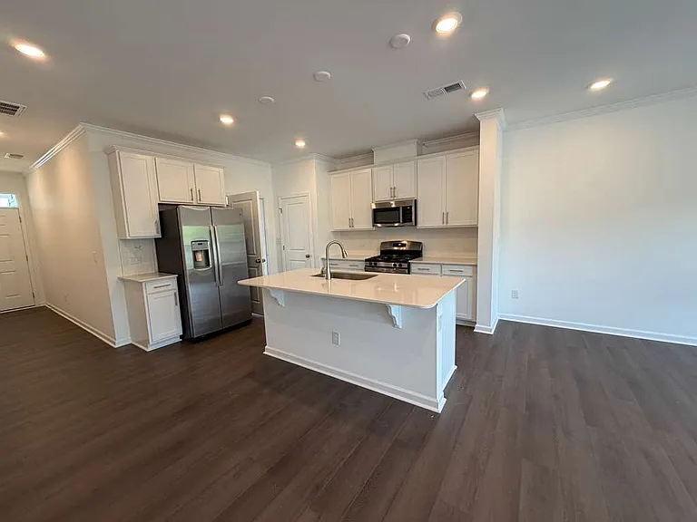 425 Venetian Dr — Photo 19
