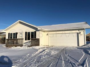 3855 Haleigh Dr, Grand Forks, ND 58201