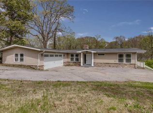 808 N Ballas Rd, Saint Louis, MO 63131