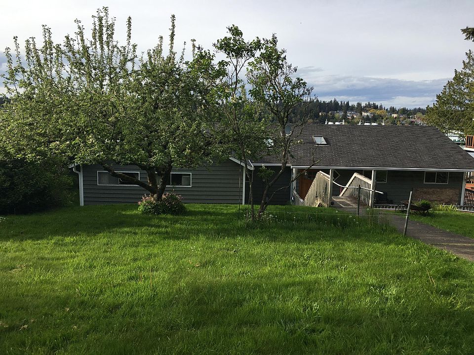 2nd image of 4731 NE Eagle Harbor Dr