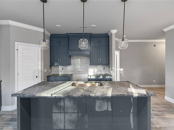 2nd image of 3 Claxby Cir