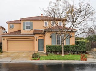 4038 W Pear Tree Ln, Fresno, CA 93722
