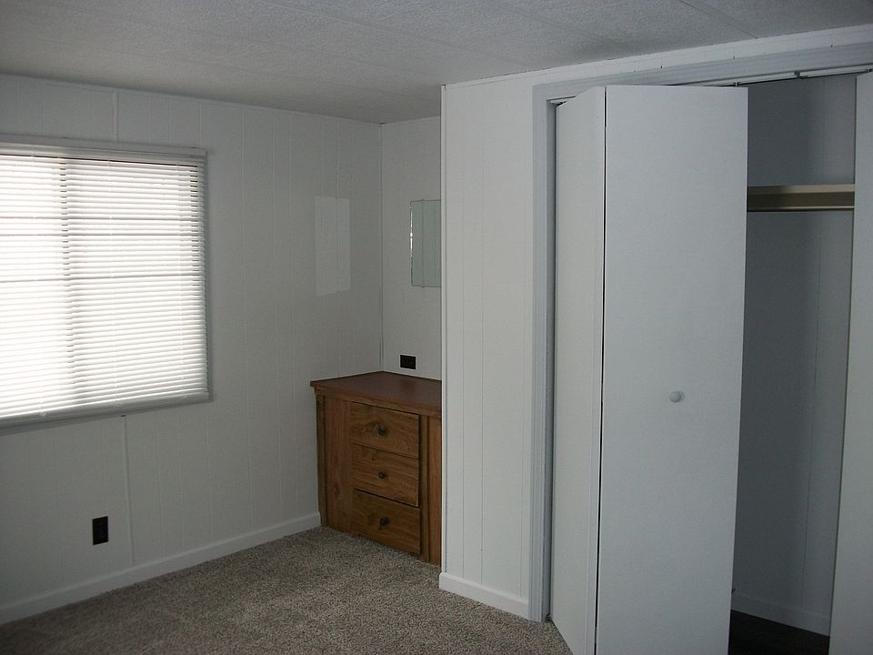 1st image of 405 Sunset Dr