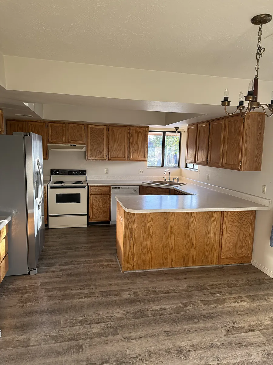 Building Photo - 840 S 400 E #45