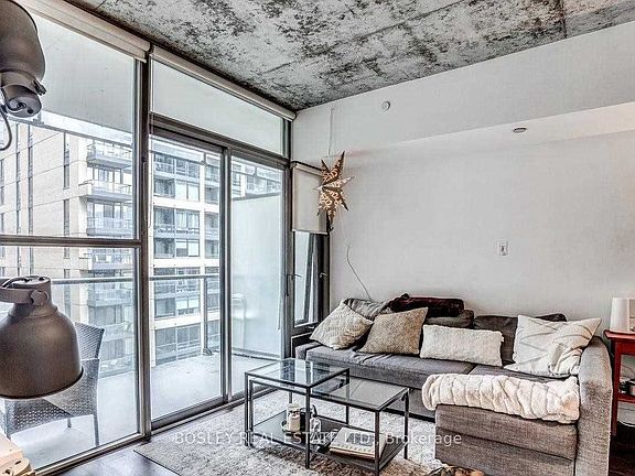 2nd image of 25 Oxley St #910