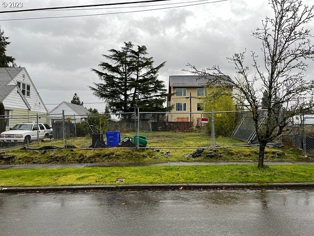 1st image of 6970 N Maryland Ave