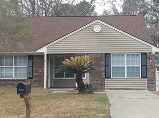 214 Sterling Creek Dr, Richmond Hill, GA 31324