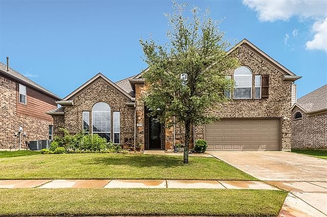 1st image of 2416 Lakebend Dr