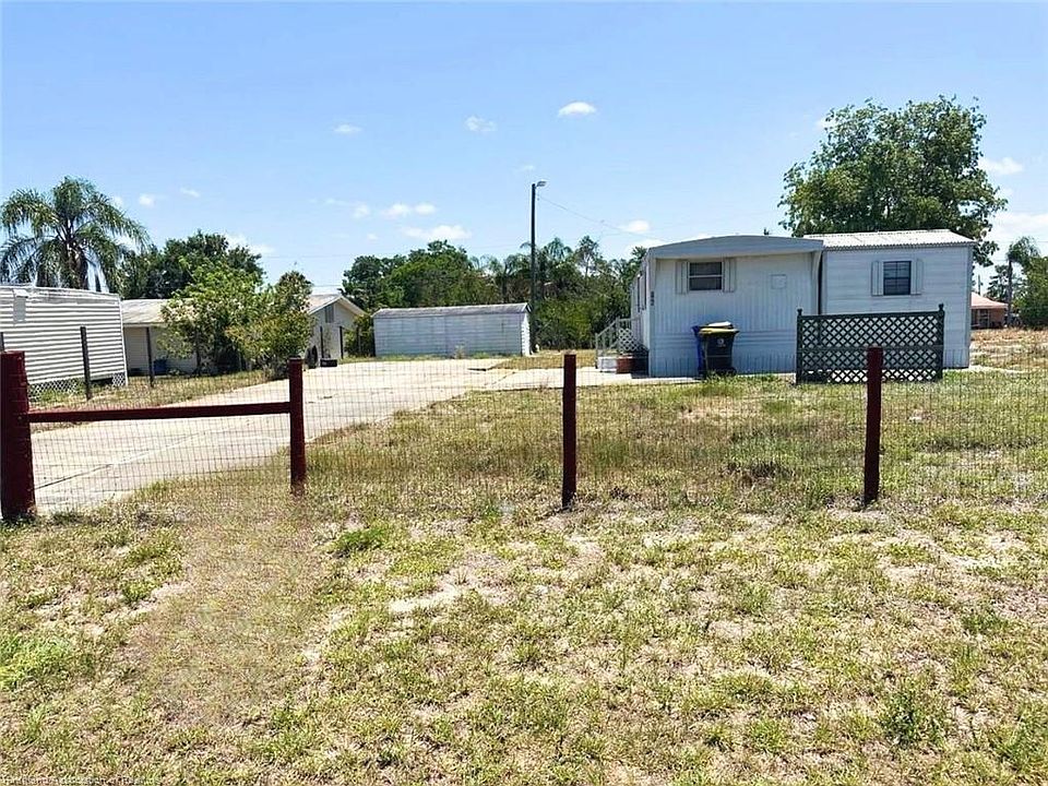1st image of 145 Highlands Lake Dr