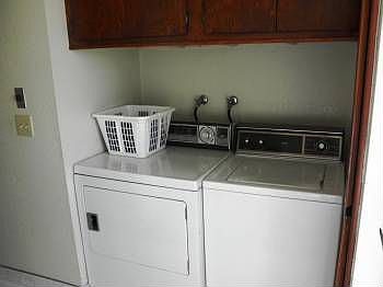 2nd image of 2555 San Leandro Blvd