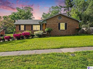 1560 Redbud Cir, Radcliff, KY 40160