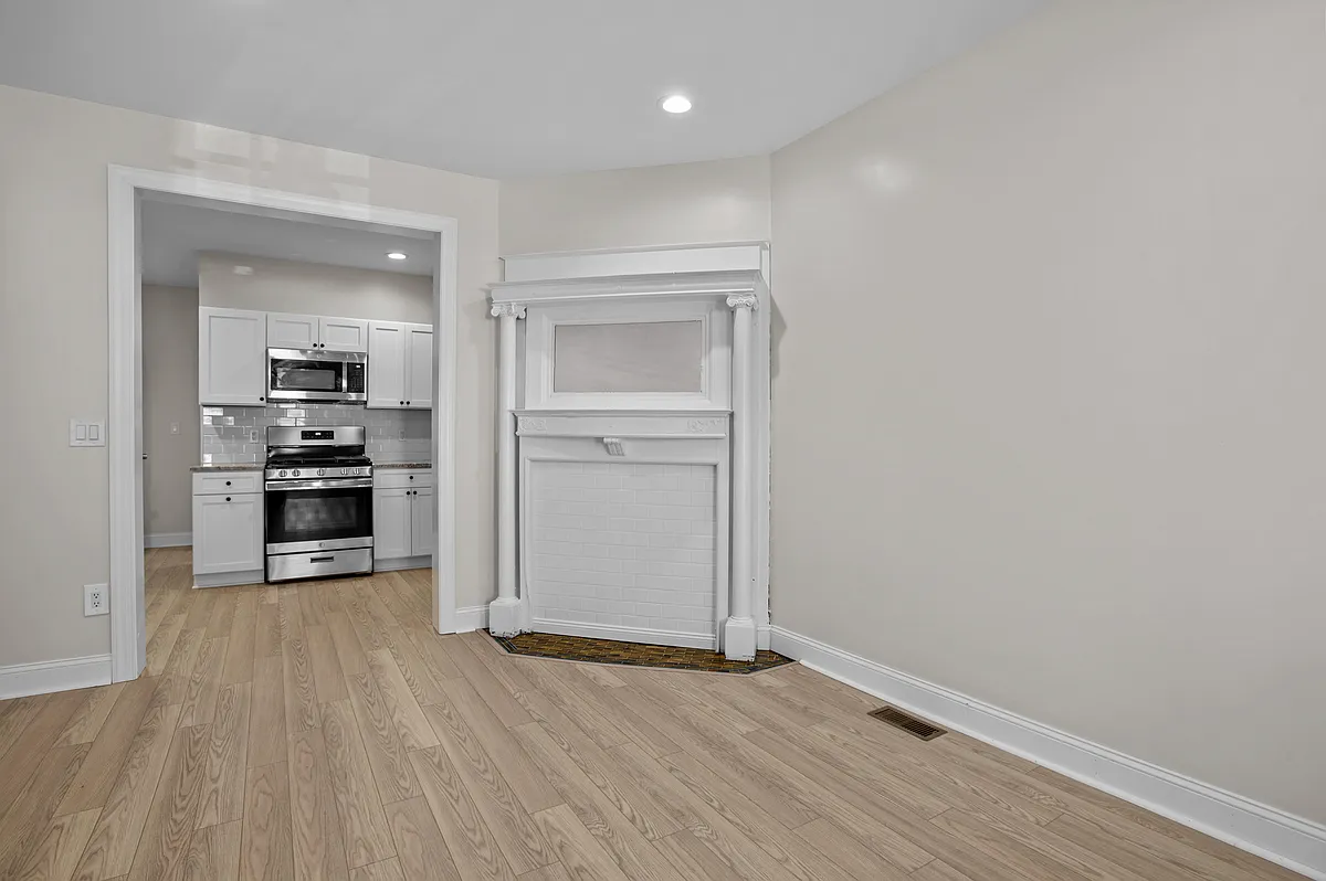 Building Photo - 1529 N 28th St #1
