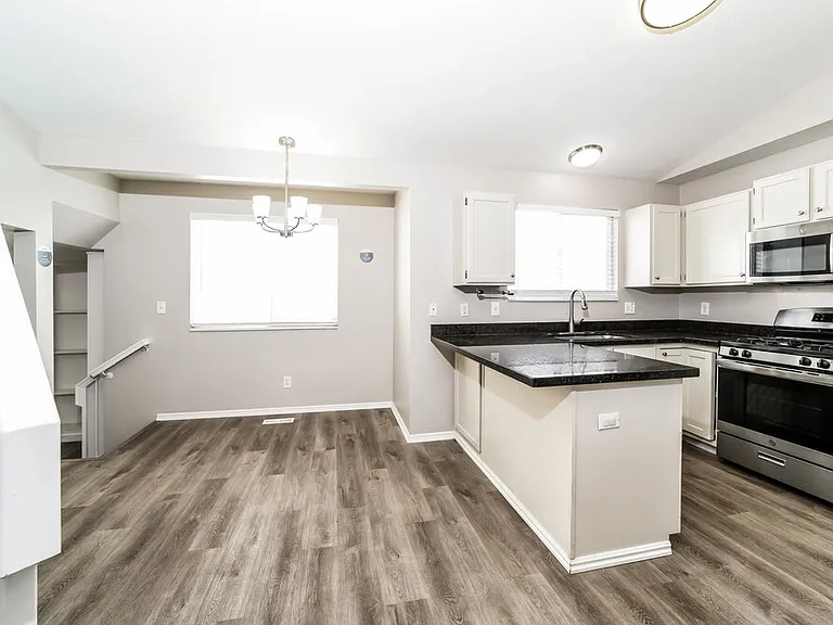 7747 S Briar Dr — Photo 9