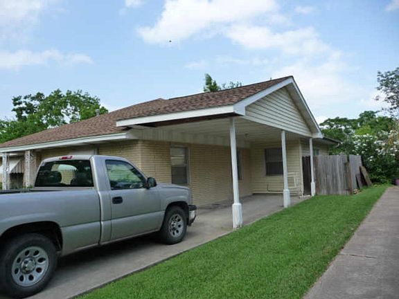 3rd image of 406 McConnico Dr